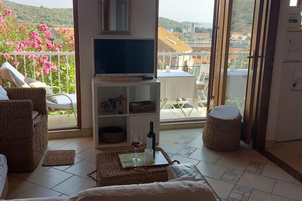 וויס Studio Apartman Tomi - Seaview מראה חיצוני תמונה